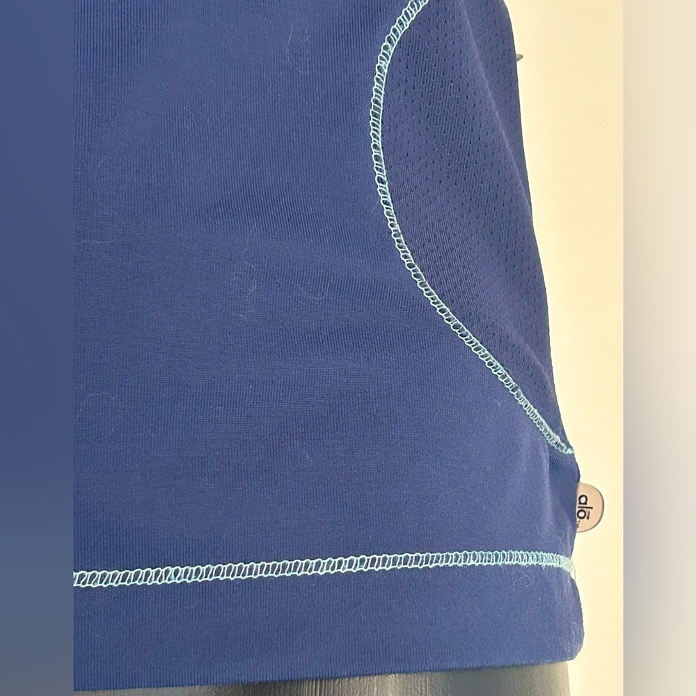 ALO Yoga Coolfit pocket muscle tank - womens size small - Picture 5 of 8